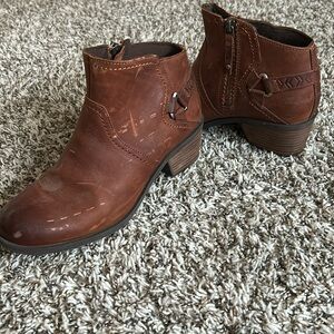 Teva short boot 8.5